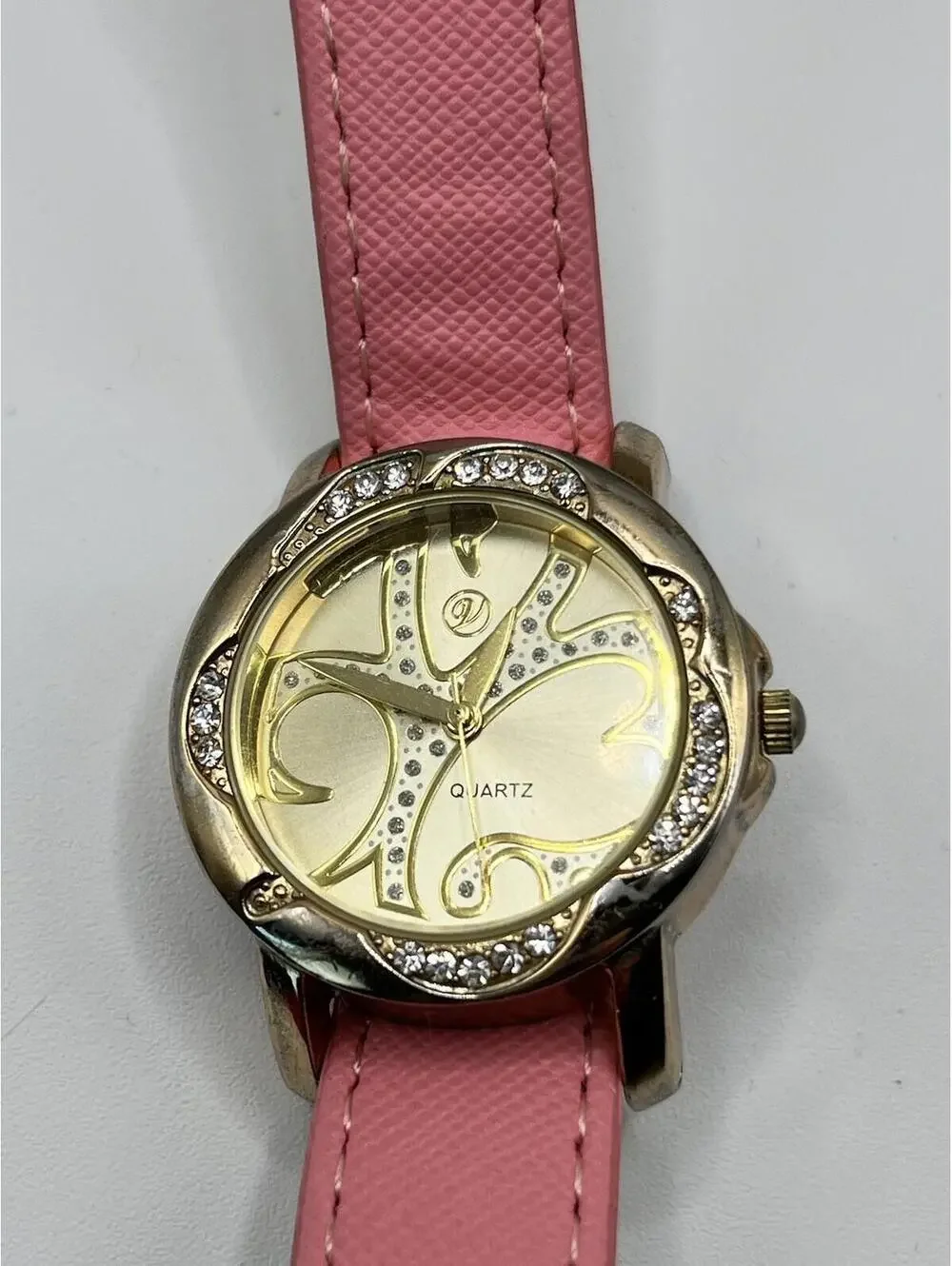 Versona Womens Wrist Watch and 7 each Interchangeable Bands-Working Watch Works